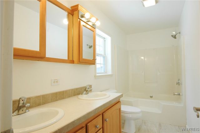 70 Church Street, Leroy, NY 14482