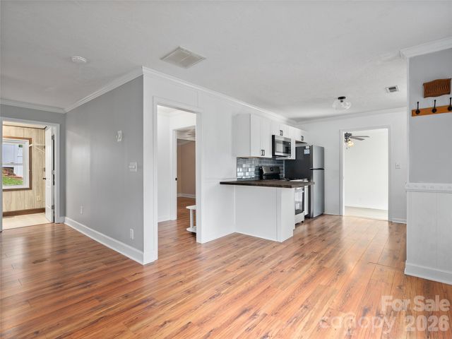 151 Meadow Street, Waynesville, NC 28786