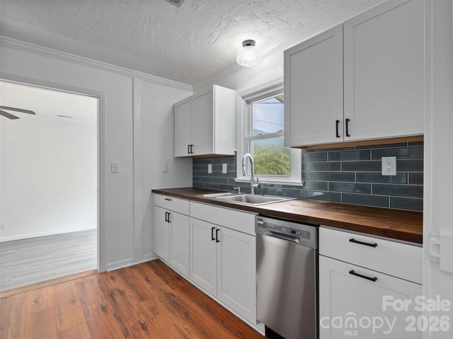 151 Meadow Street, Waynesville, NC 28786