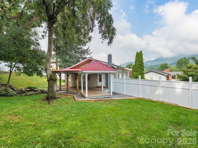 151 Meadow Street, Waynesville, NC 28786