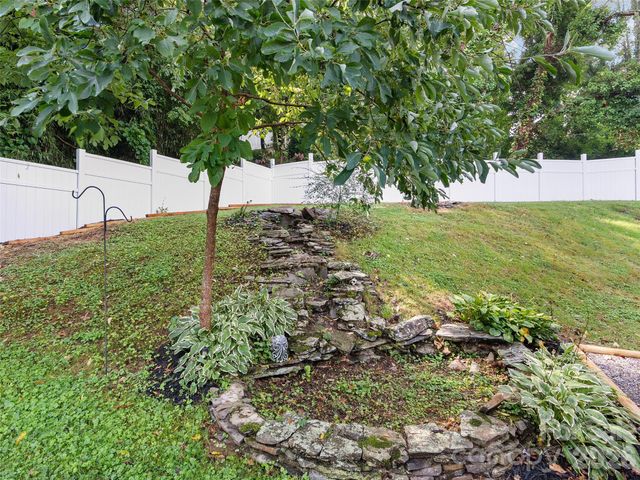 151 Meadow Street, Waynesville, NC 28786