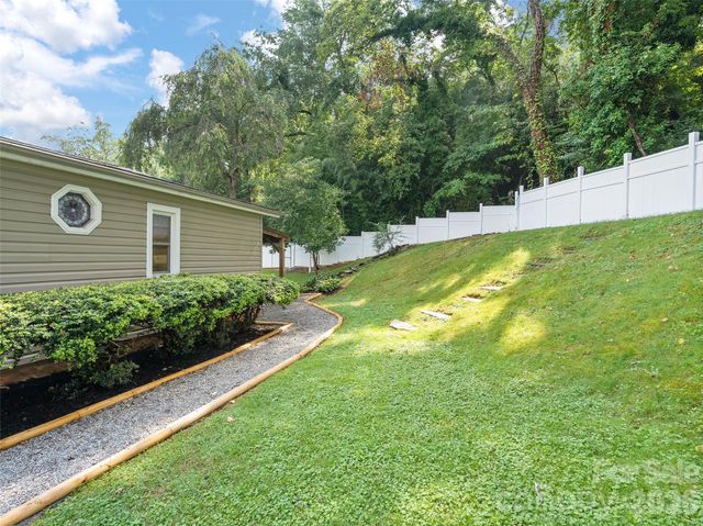 151 Meadow Street, Waynesville, NC 28786