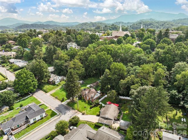 151 Meadow Street, Waynesville, NC 28786