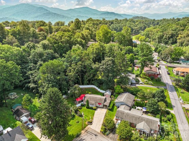 151 Meadow Street, Waynesville, NC 28786