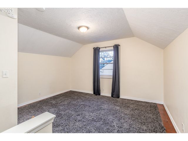 9436 Ne PRESCOTT St, Portland, OR 97220