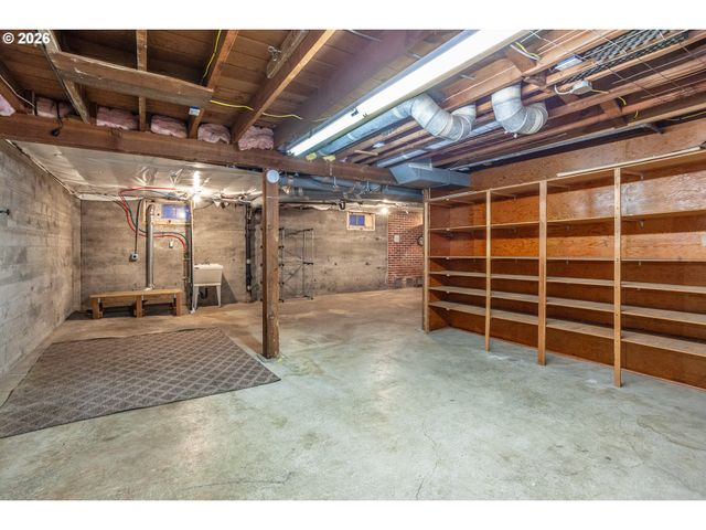 9436 Ne PRESCOTT St, Portland, OR 97220