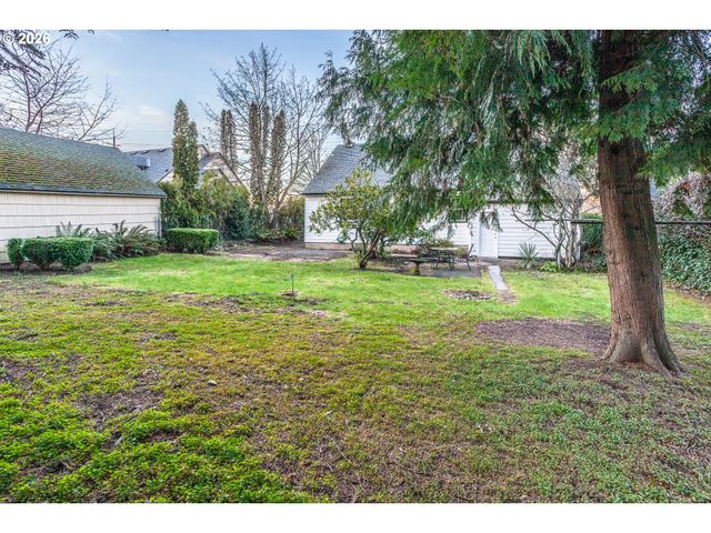 9436 Ne PRESCOTT St, Portland, OR 97220