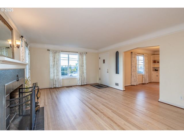 9436 Ne PRESCOTT St, Portland, OR 97220