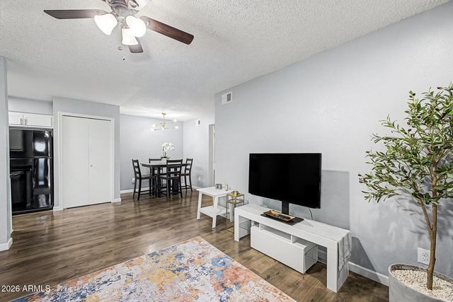 533 W GUADALUPE Road 1067, Mesa, AZ 85210