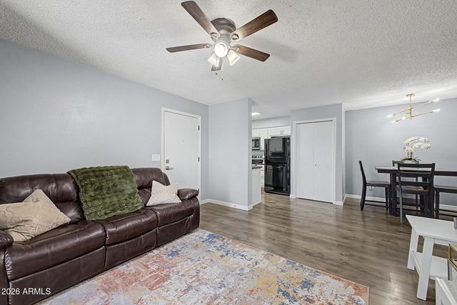 533 W GUADALUPE Road 1067, Mesa, AZ 85210