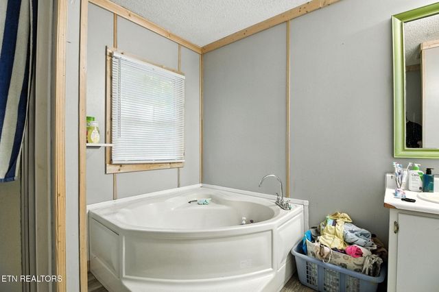 810 Layman Drive, Dandridge, TN 37725