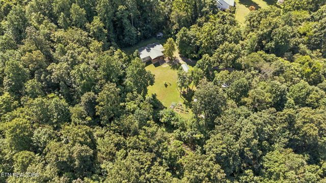 810 Layman Drive, Dandridge, TN 37725