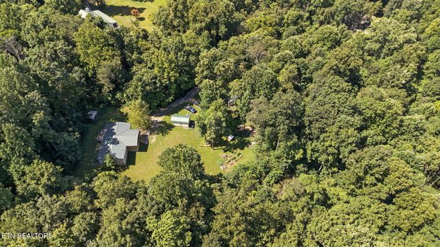 810 Layman Drive, Dandridge, TN 37725