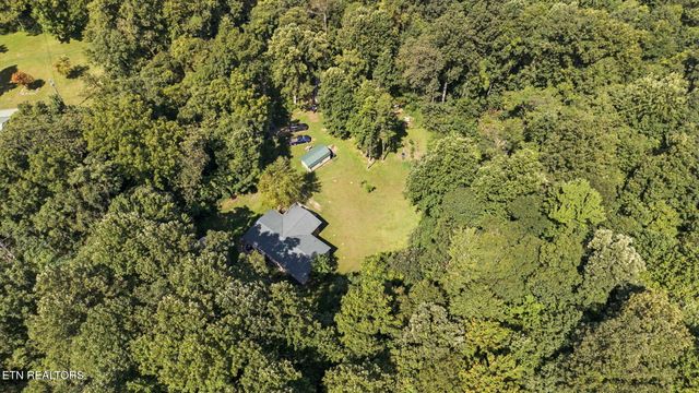 810 Layman Drive, Dandridge, TN 37725