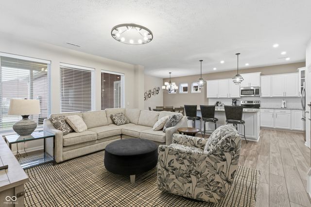 17275 Dovehouse Lane, Westfield, IN 46074