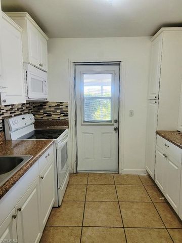 37 Desert Candle CIR, Lehigh Acres, FL 33936