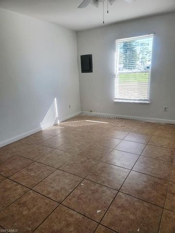 37 Desert Candle CIR, Lehigh Acres, FL 33936