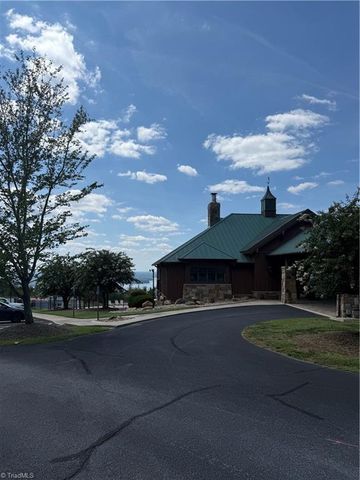 377 Pinnacle Trail, Denton, NC 27239