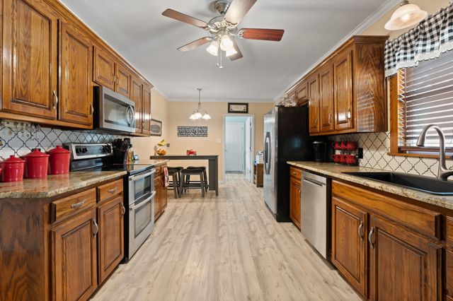6528 County Road 401, Grandview, TX 76050