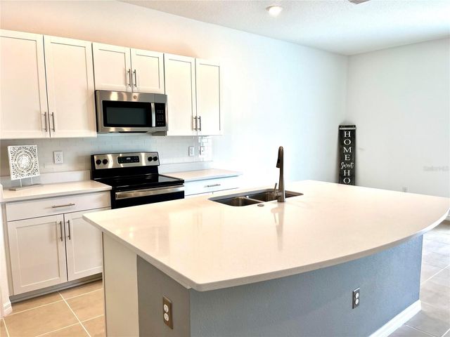 8500 LUNAR SKYE STREET, Sarasota, FL 34241