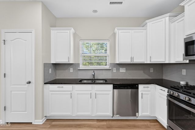 432 Windy Peak Loop, Cary, NC 27519
