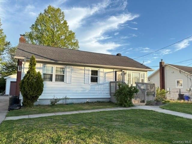 811 9th Street, West Babylon, NY 11704