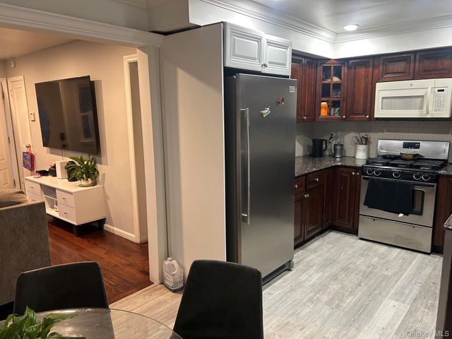 811 9th Street, West Babylon, NY 11704