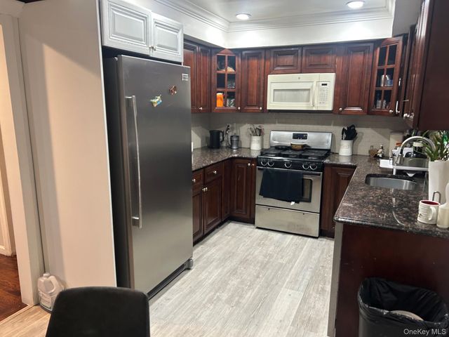 811 9th Street, West Babylon, NY 11704