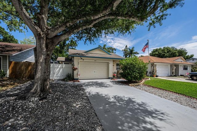 2907 WHISPERING DRIVE N, Largo, FL 33771