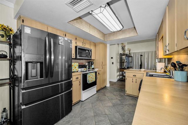 2907 WHISPERING DRIVE N, Largo, FL 33771