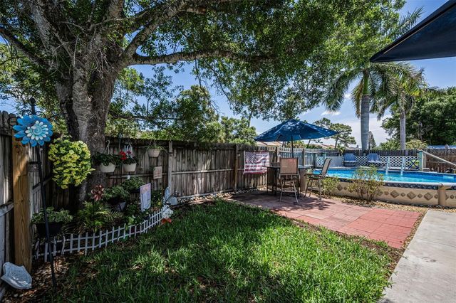 2907 WHISPERING DRIVE N, Largo, FL 33771