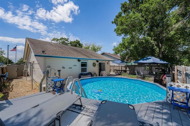 2907 WHISPERING DRIVE N, Largo, FL 33771