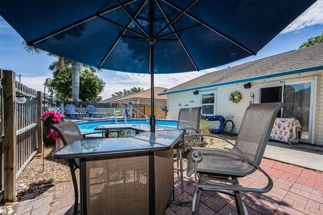 2907 WHISPERING DRIVE N, Largo, FL 33771