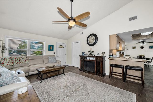 2907 WHISPERING DRIVE N, Largo, FL 33771