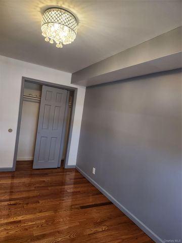 14969 257th Street 1 floor, Rosedale, NY 11422