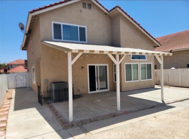 7598 Honeysuckle, Fontana, CA 92336