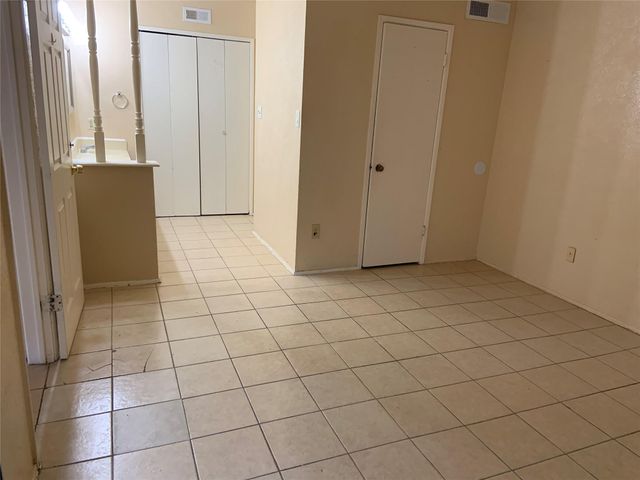 5613 Hollow Pines Drive, Houston, TX 77049