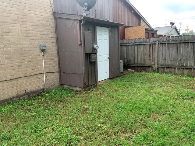 5613 Hollow Pines Drive, Houston, TX 77049