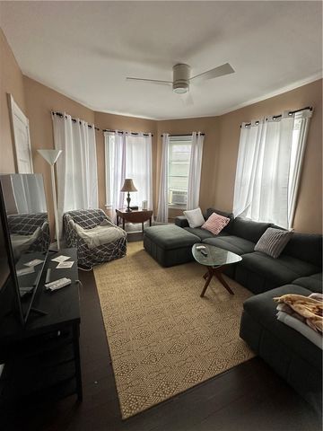 29 Prospect Street 3, Bristol, RI 02809