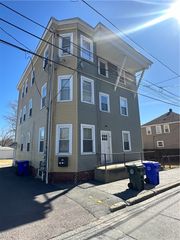 29 Prospect Street 3, Bristol, RI 02809
