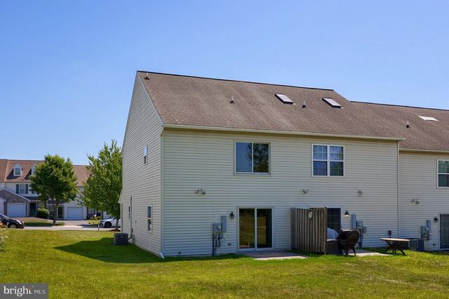 41 HERON DR, Denver, PA 17517