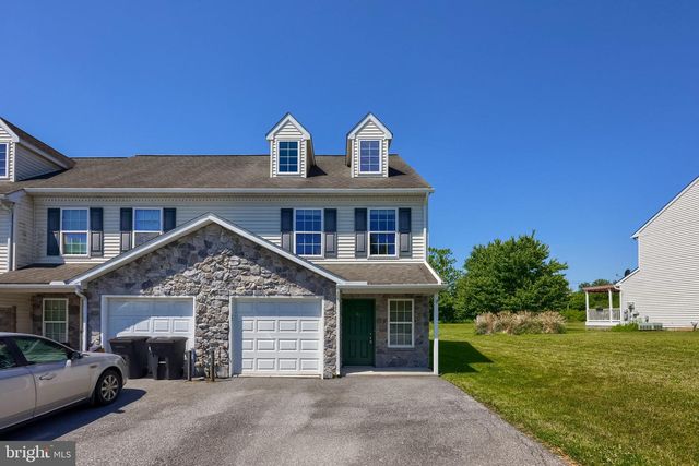 41 HERON DR, Denver, PA 17517
