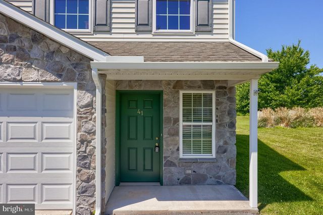 41 HERON DR, Denver, PA 17517