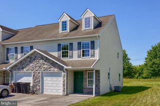41 HERON DR, Denver, PA 17517