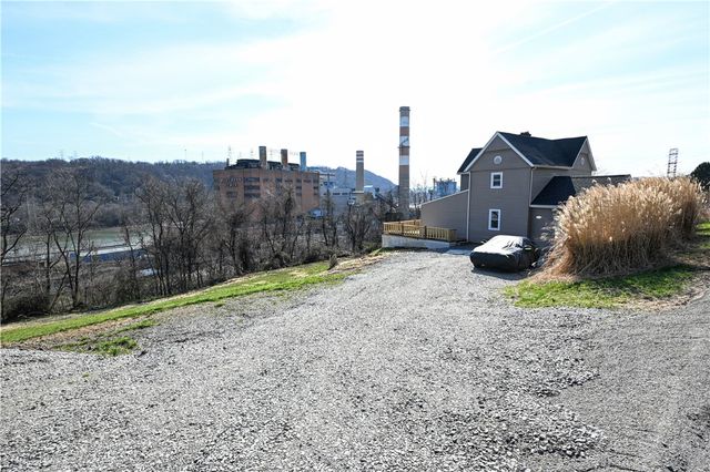 42 KENNEDY ROAD, New Eagle, PA 15067