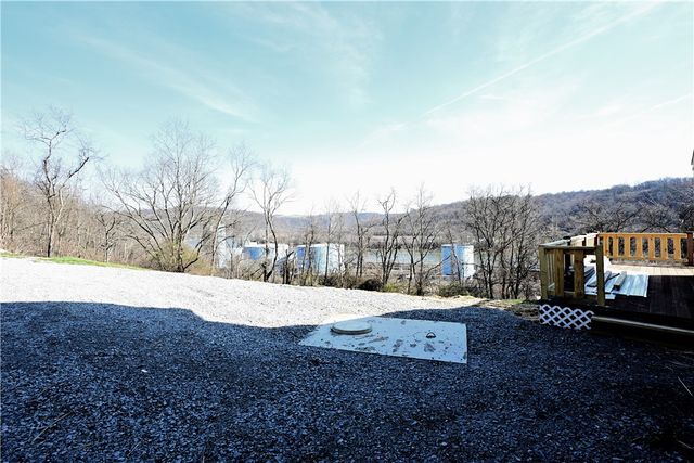 42 KENNEDY ROAD, New Eagle, PA 15067