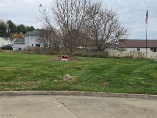 Wood Creek Circle NW, Massillon, OH 44647