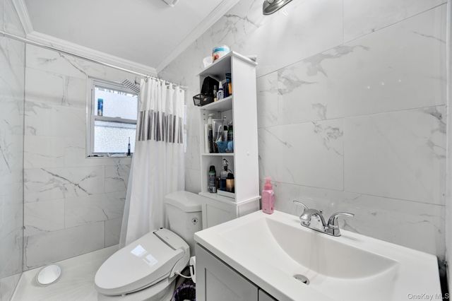 37 9th Street, Hicksville, NY 11801