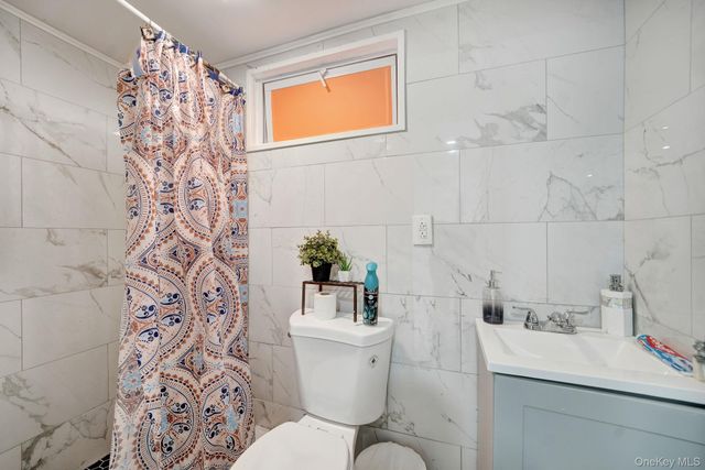 37 9th Street, Hicksville, NY 11801