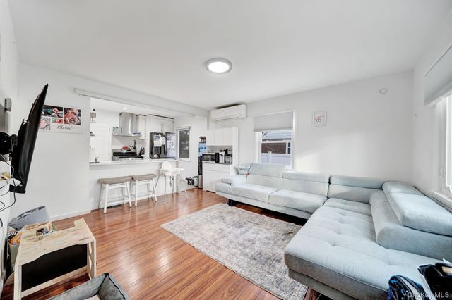 37 9th Street, Hicksville, NY 11801